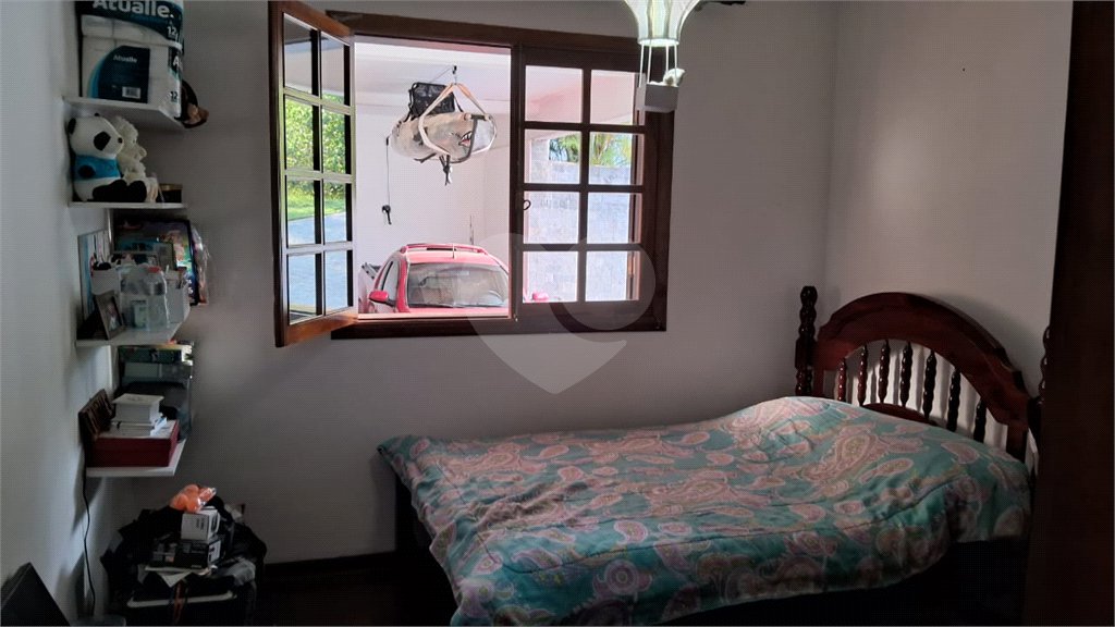 Casa à venda com 3 quartos, sendo 1 suíte,  no condomínio Alpes da Cantareira, Mairiporã - SP