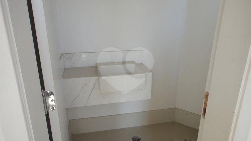 Casa à venda com 3 suítes no condomínio Villa Castanheira, São Paulo - SP