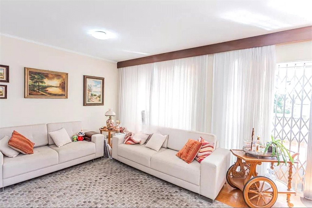 Sobrado à venda com 3 quartos, sendo 1 suíte, em Vila Carolina, São Paulo, SP