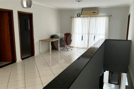 Casa à venda com 8 quartos, sendo 3 suítes,  no condomínio Terras de Santa Rosa, Salto - SP