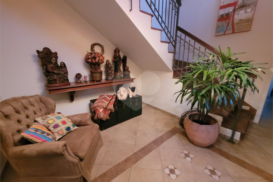 Casa à venda com 3 quartos, sendo 1 suíte, no condomínio Suíça da Cantareira, Mairiporã - SP