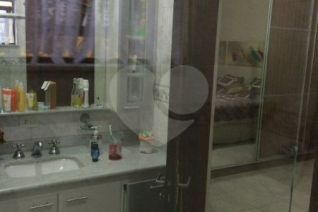 Sobrado à venda com 5 quartos, sendo 4 suítes,  em Vila Mazzei, São Paulo, SP