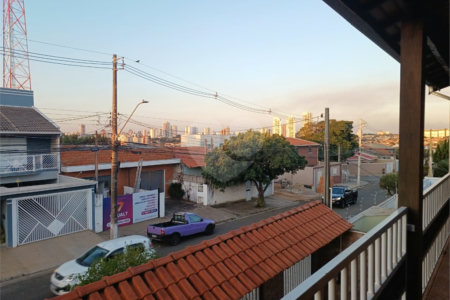 Sobrado à venda com 3 quartos, sendo 1 suíte, em Jardim Regina, Indaiatuba, SP