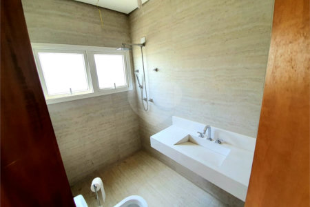 Casa à venda com 5 quartos, sendo 3 suítes, no condomínio Serra da Estrela, Atibaia - SP