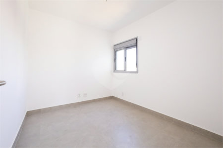 Apartamento à venda com 3 quartos, sendo 1 suíte,  em Vila Sofia, São Paulo, SP
