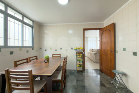 Casa de Vila à venda com 3 quartos, sendo 1 suíte, em Indianópolis, São Paulo, SP