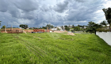 Terreno à venda no condomínio Residencial Saint Charbel, Araçoiaba da Serra - SP