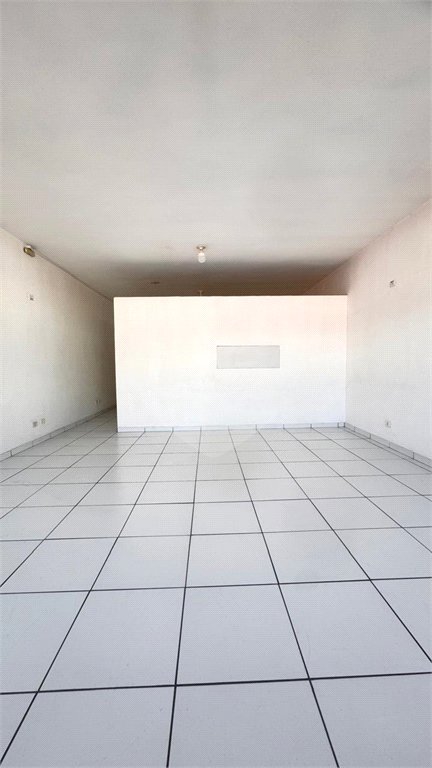 Prédio para alugar no Centro, Poá, SP