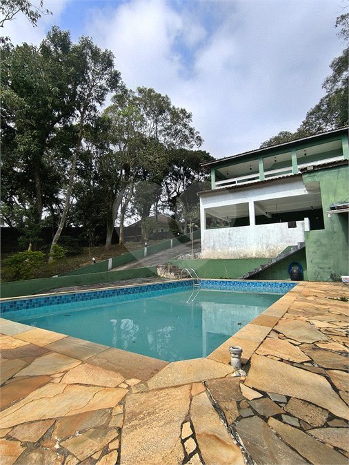 Sobrado à venda ou para alugar com 4 suítes em Serra da Cantareira, Mairiporã, SP