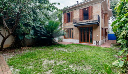 Casa à venda com 3 quartos, sendo 2 suítes, em Jardim América, São Paulo, SP