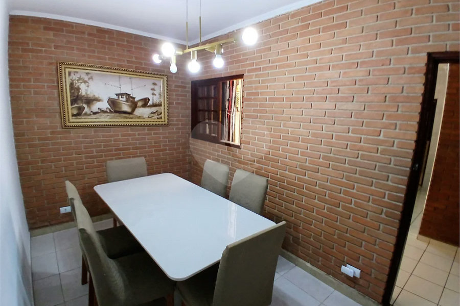 Sobrado à venda com 3 quartos, sendo 1 suíte,  em Tremembé, São Paulo, SP
