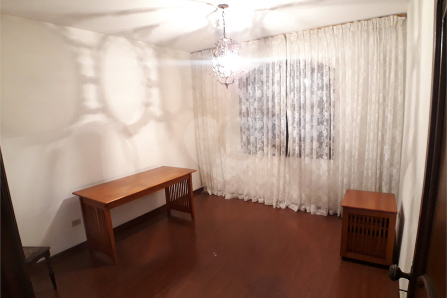 Sobrado à venda com 4 quartos, sendo 2 suítes, em Santana, São Paulo, SP