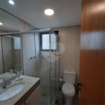 Apartamento à venda com 3 quartos, sendo 1 suíte, em Campo Belo, São Paulo, SP