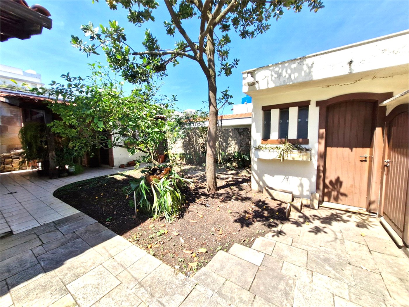 Casa Térrea à venda com 5 quartos, sendo 3 suítes, em Granja Julieta, São Paulo, SP