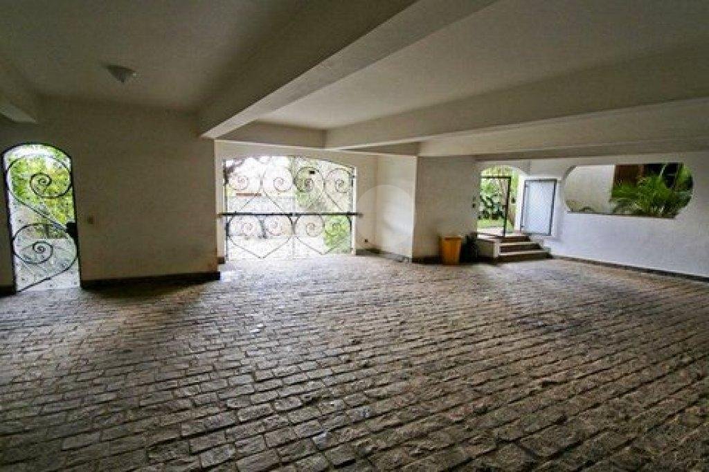 Casa à venda ou para alugar com 5 suítes em Jardim São Bento, São Paulo, SP