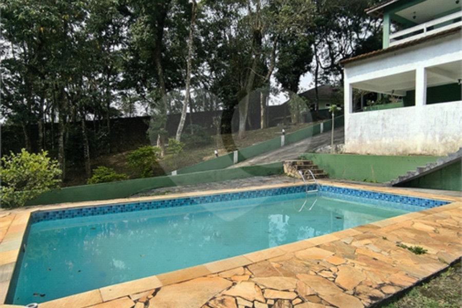 Sobrado à venda ou para alugar com 4 suítes em Serra da Cantareira, Mairiporã, SP