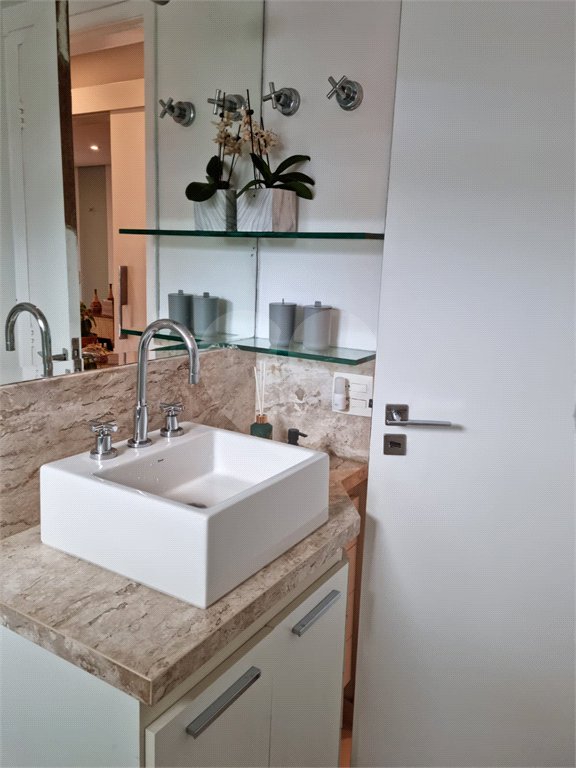 Apartamento à venda com 3 quartos, sendo 1 suíte, em Vila Olímpia, São Paulo, SP