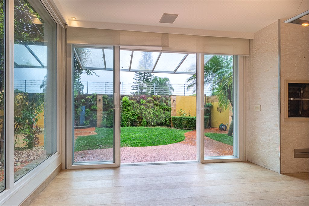Casa à venda com 4 suítes no condomínio Las Cumbres, São Paulo - SP