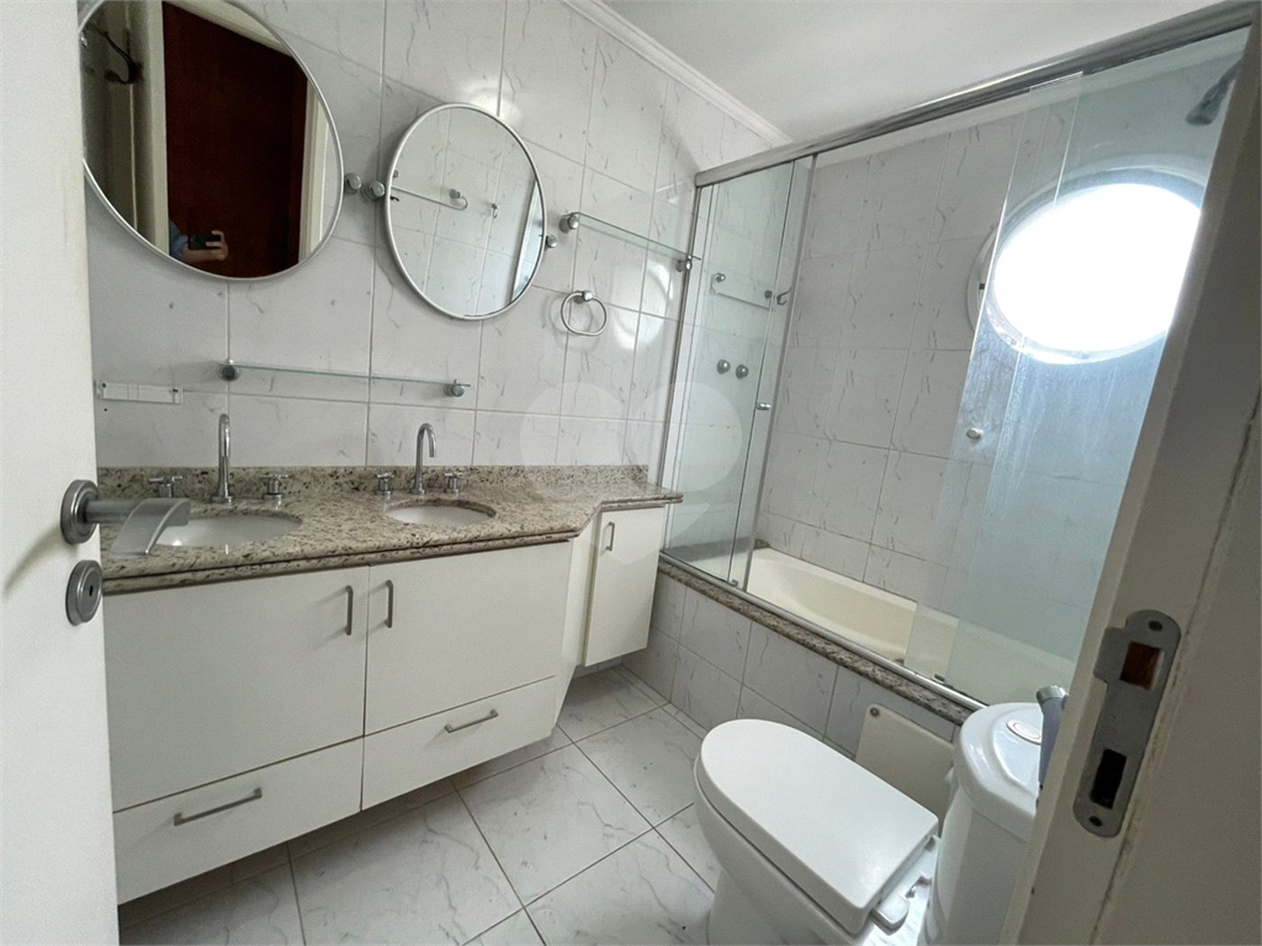 Apartamento à venda ou para alugar com 3 suítes em Vila Suzana, São Paulo, SP