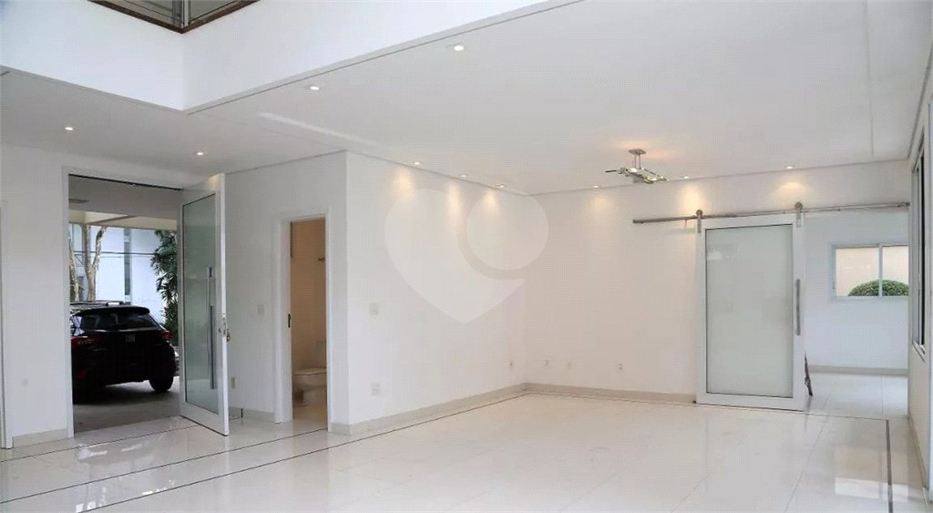 Casa à venda com 3 suítes no condomínio Residencial Morumbi, São Paulo - SP