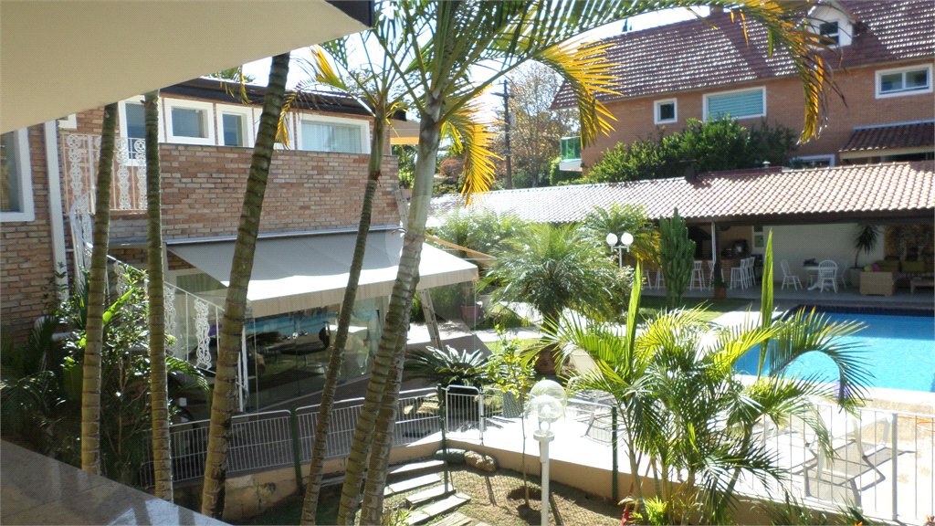 Sobrado à venda com 4 suítes em Recanto Impla, Carapicuíba, SP