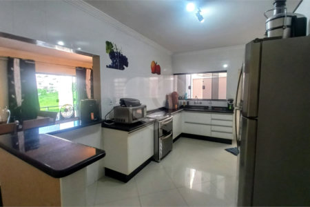 Casa à venda com 3 quartos, sendo 1 suíte,  em Jardim Residencial Martinez, Sorocaba, SP