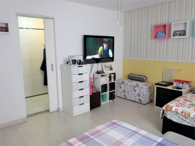 Casa à venda com 5 quartos, sendo 4 suítes,  em Santana, São Paulo, SP