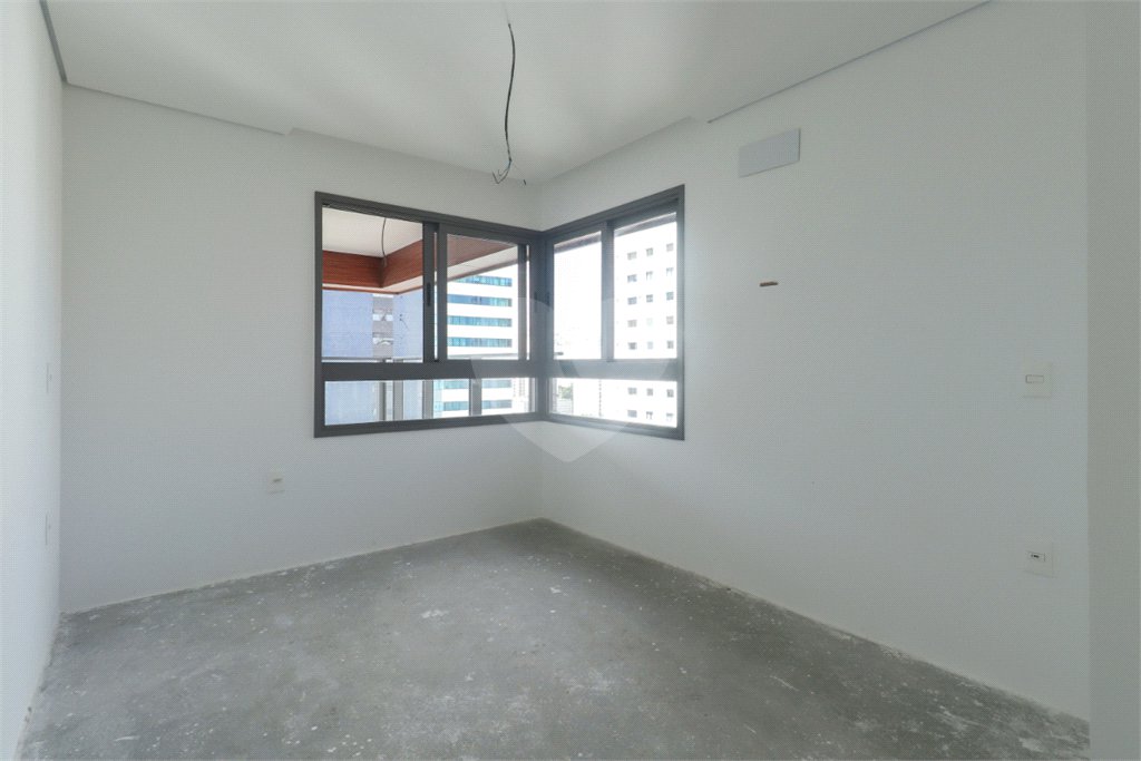 Apartamento à venda com 3 quartos, sendo 2 suítes,  em Brooklin, São Paulo, SP