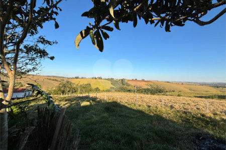 Sítio à venda com 3 quartos, sendo 1 suíte,  em Canta Galo, Itapetininga, SP
