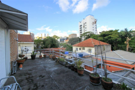 Casa à venda ou para alugar com 5 quartos, sendo 3 suítes, em Vila Madalena, São Paulo, SP