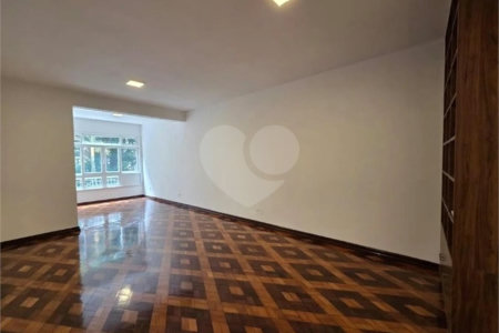 Apartamento à venda com 3 quartos, sendo 1 suíte, em Copacabana, Rio de Janeiro, RJ