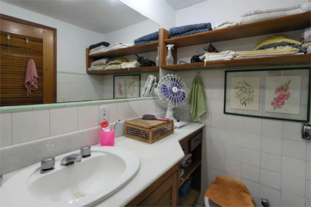 Apartamento à venda com 3 quartos, sendo 1 suíte, em Copacabana, Rio de Janeiro, RJ