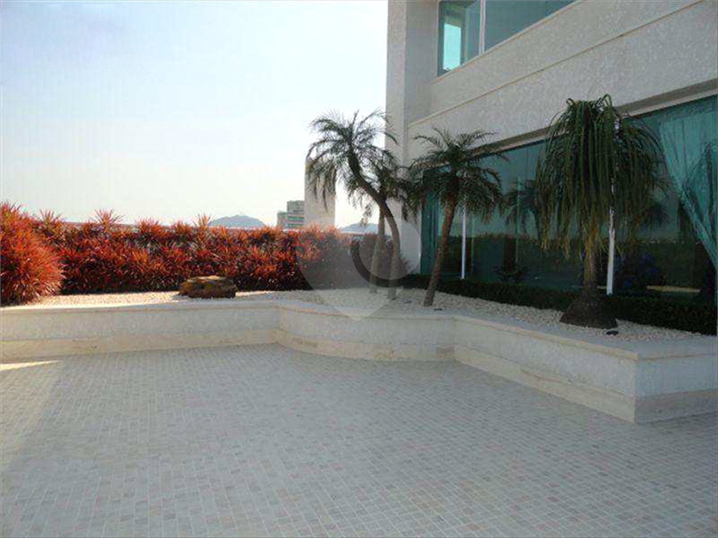 Apartamento à venda com 3 suítes em Jardim Virgínia, Guarujá, SP