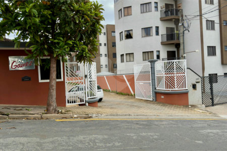 Casa à venda com 2 quartos no condomínio Portal dos Gamez, Atibaia - SP