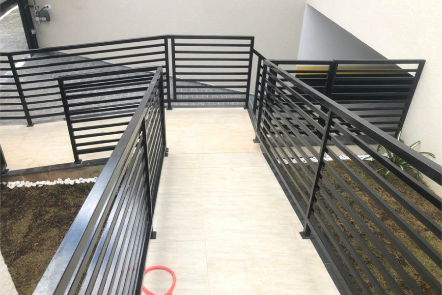 Casa à venda com 3 quartos, sendo 1 suíte, no condomínio Cond Batinga, São Paulo - SP