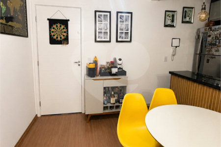 Apartamento à venda com 2 quartos, sendo 1 suíte, em Vila Assis Brasil, Mauá, SP
