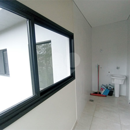 Casa à venda com 3 suítes no condomínio Reserva dos Jatobás, Louveira - SP