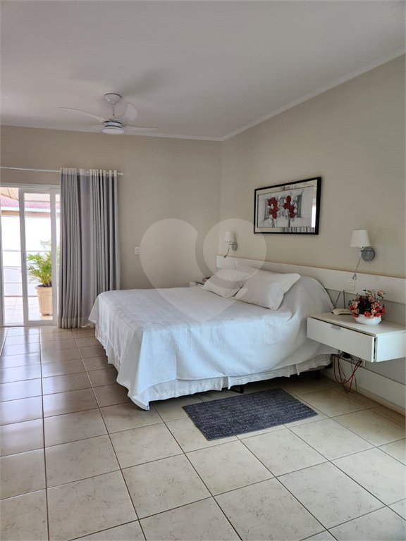Sobrado à venda com 3 quartos, sendo 1 suíte, em Jardim Vale das Rosas, Araraquara, SP