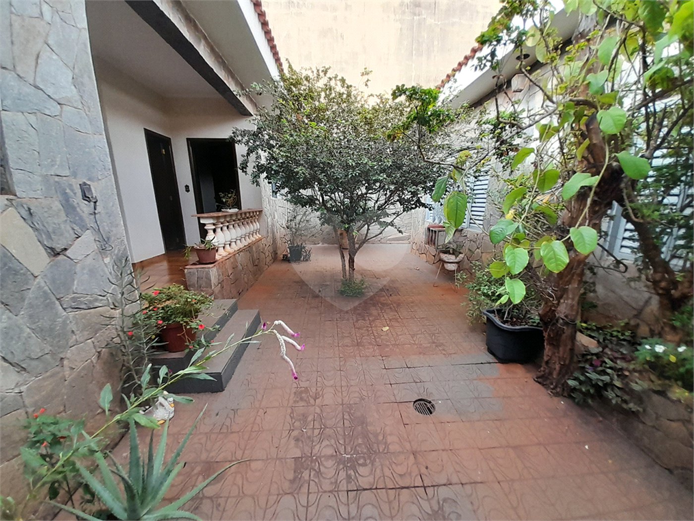 Casa à venda com 5 quartos, sendo 1 suíte,  em Jardim Anhangüera, Ribeirão Preto, SP