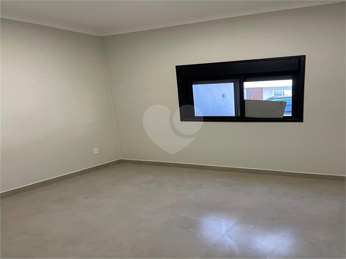 Casa à venda com 3 quartos, sendo 1 suíte, no condomínio Vila Paraty, Indaiatuba - SP