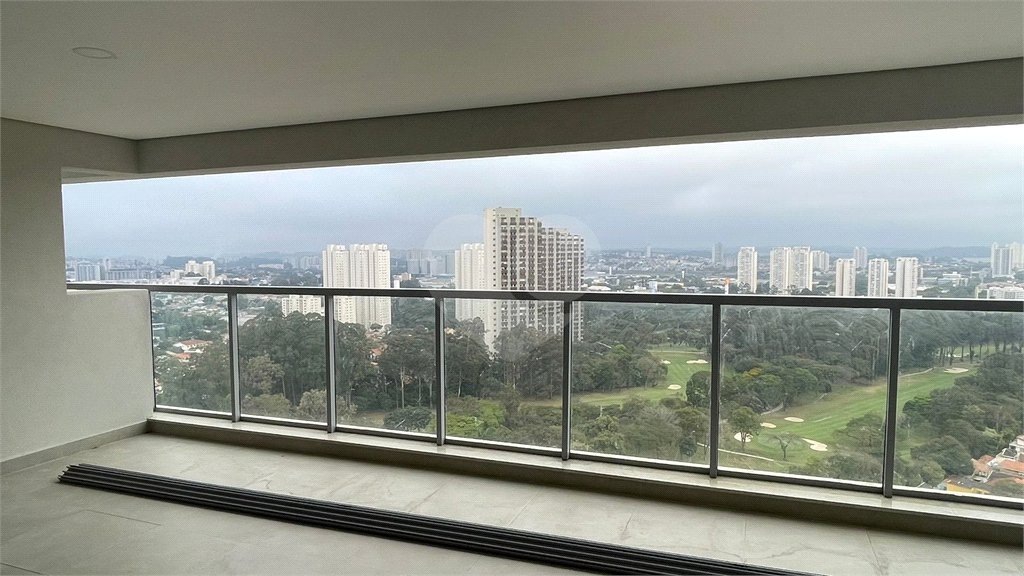 Apartamento à venda com 3 suítes em Vila Sofia, São Paulo, SP