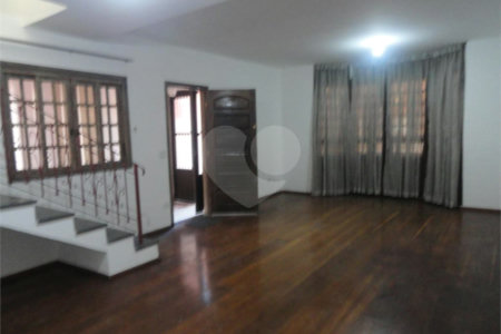 Sobrado à venda com 3 quartos, sendo 1 suíte, em Parque Ipê, São Paulo, SP
