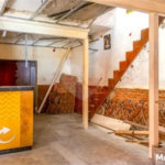 Casa em processo de reforma, com 208m², 2 dormitórios, 8 vagas, à venda no Tatuapé.