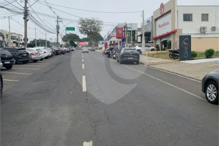 Indaiatuba - Venda - Galpão comercial :- Av Fábio Ferraz Bicudo - Alto padrão na localização e construção - R$ 5.500.000,00 - Em frente ao Day Hospital Indaiatuba - 04 banheiros - 02 copas -05 vagas - Lote 360 metros - Área construída 397 ms - Locação R$ 26.800,00 mais IPTU - R$ 650,00