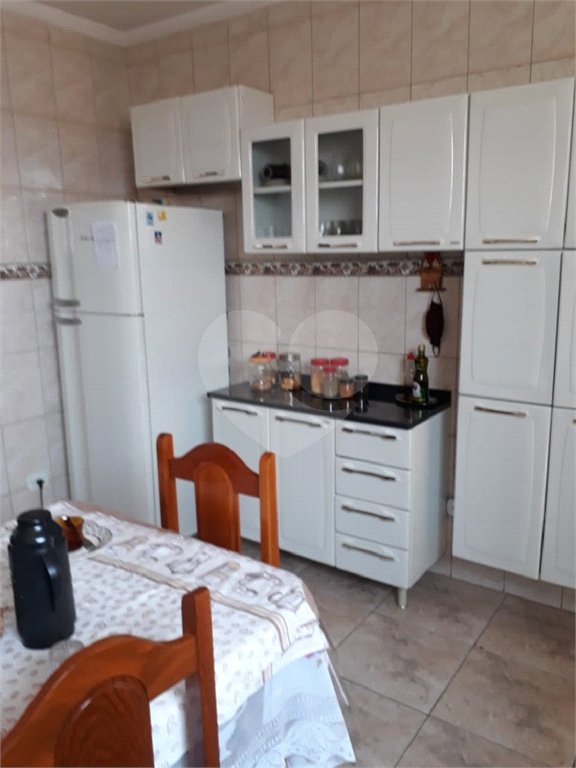 Sobrado à venda com 3 quartos em Jardim Bicão, São Carlos, SP