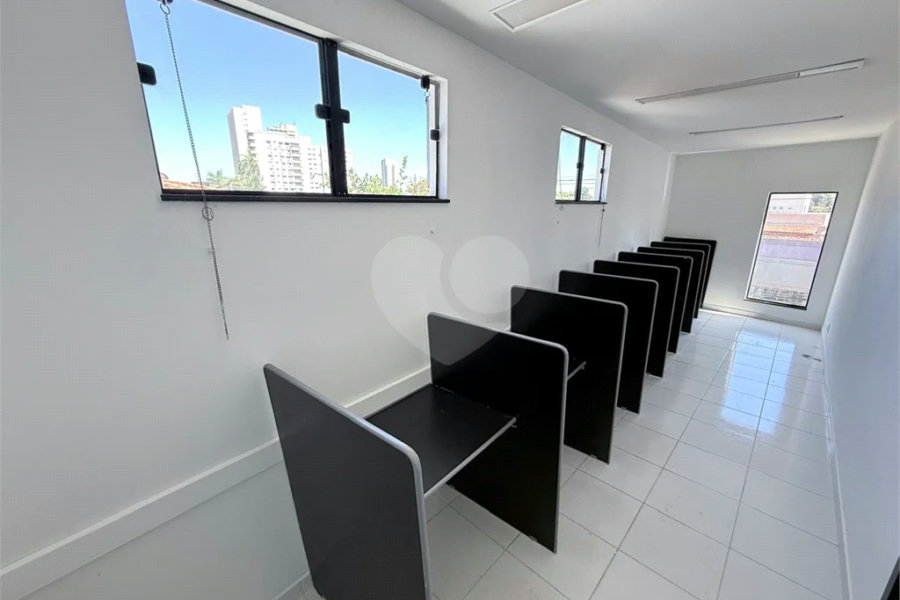 Prédio Comercial de Alto Padrão em Localização Nobre