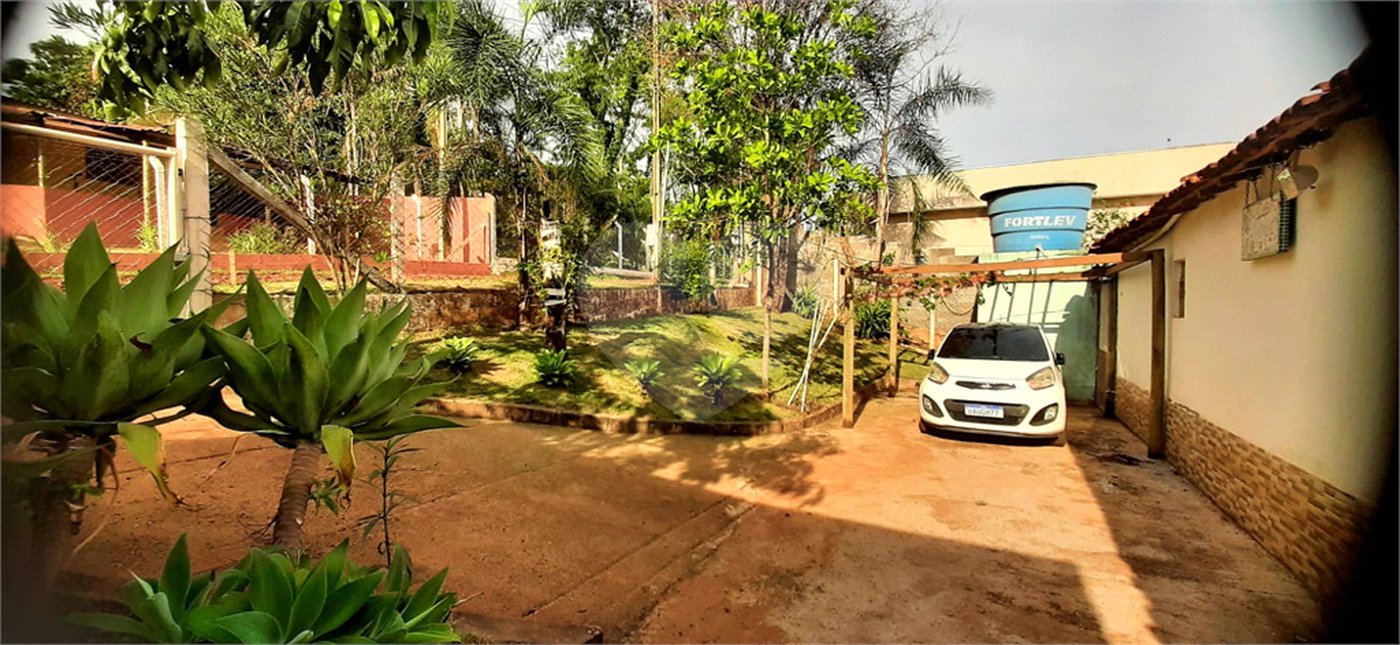 Chácara à venda com 4 quartos, sendo 2 suítes, em Distrito Industrial, Uberlândia, MG