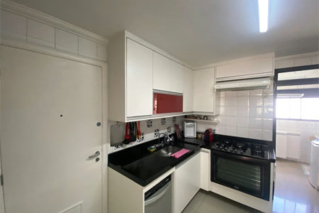 Apartamento à venda com 4 quartos, sendo 2 suítes,  em Vila Hamburguesa, São Paulo, SP