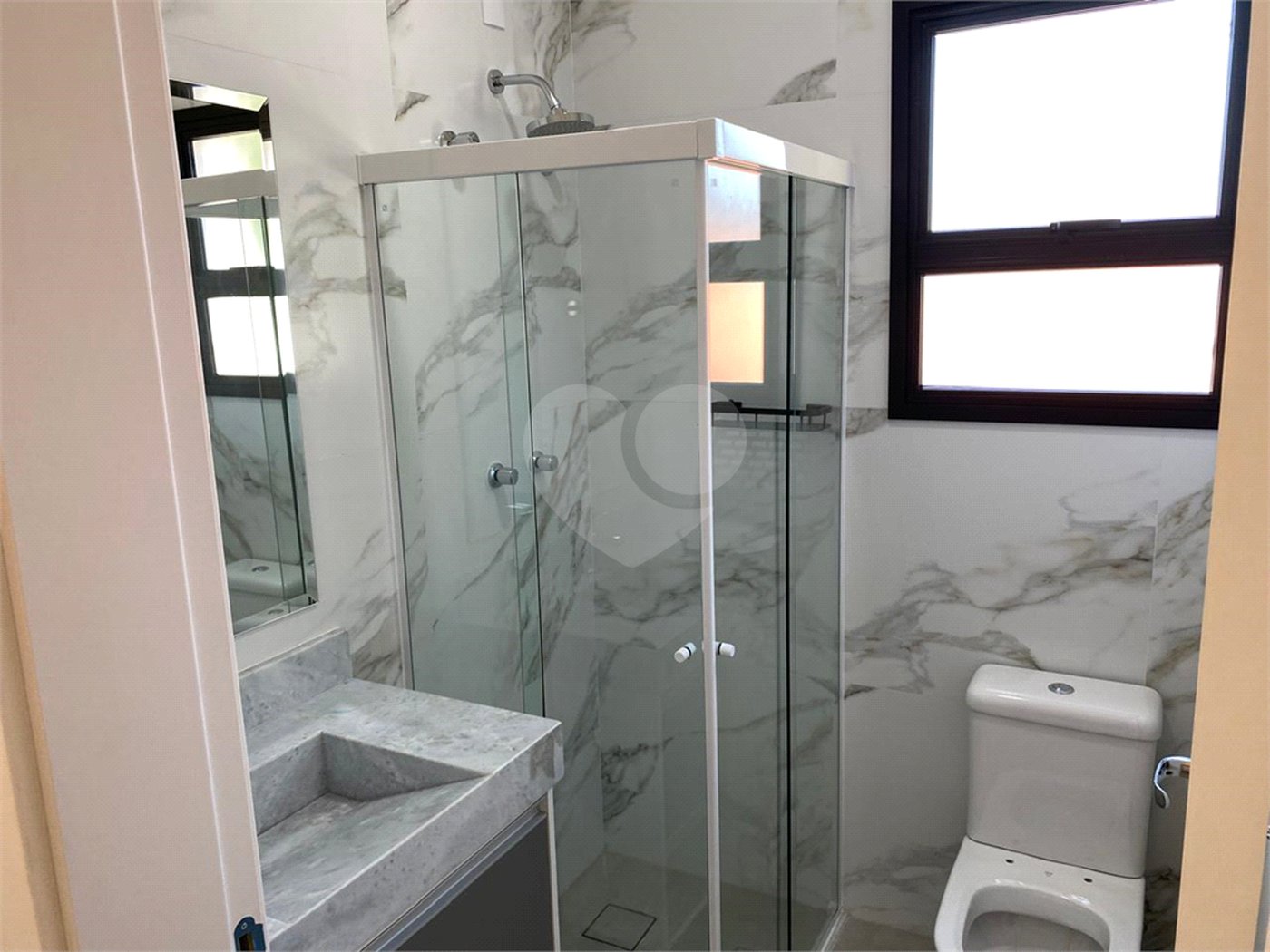 Casa à venda com 3 suítes no condomínio Villaggio Maranello, Vinhedo - SP