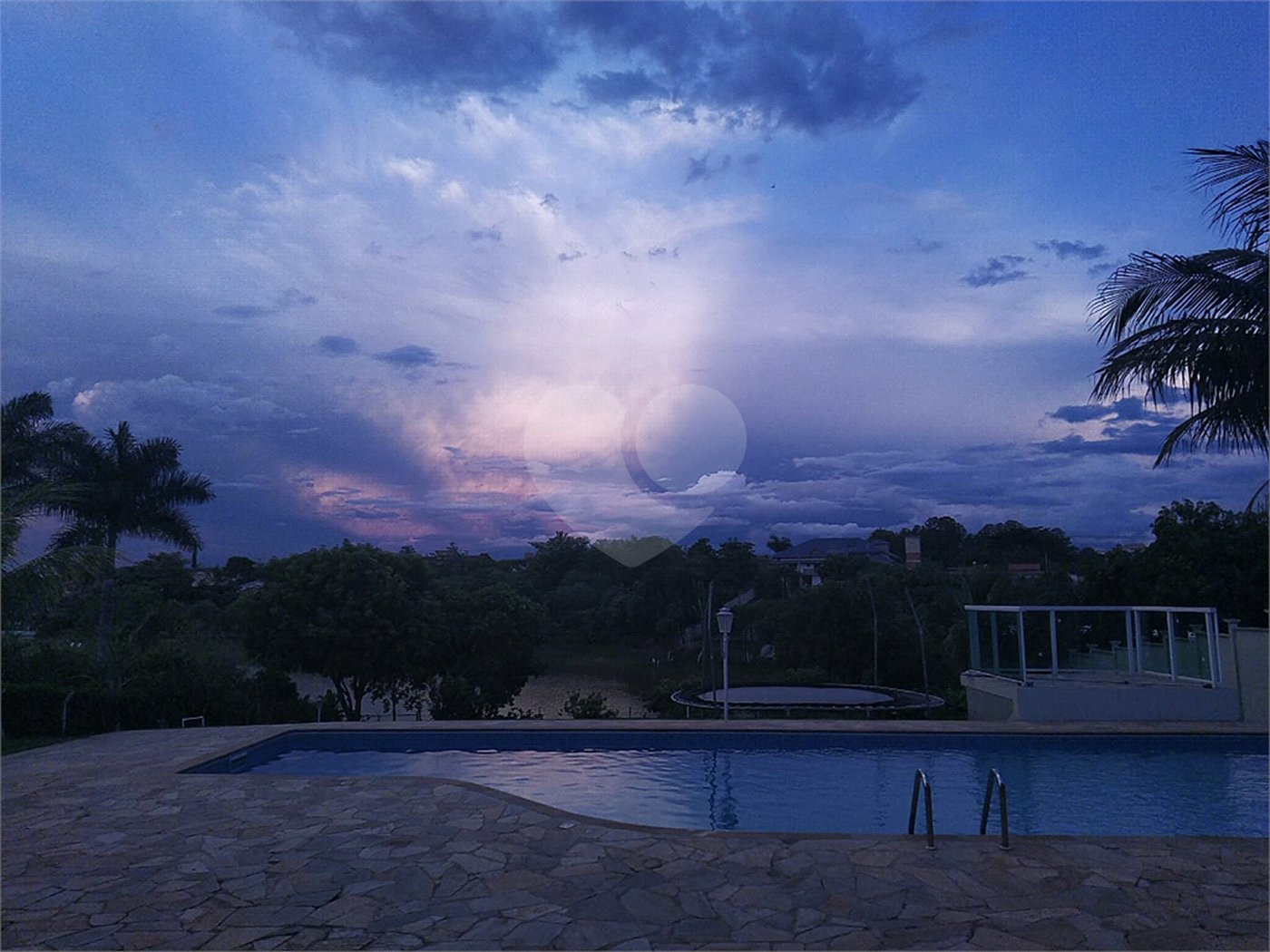 Casa à venda com 4 quartos, sendo 1 suíte, no condomínio Acmti - Colinas do Mosteiro, Terras de Itaici e Recanto dos Pássaros, Indaiatuba - SP